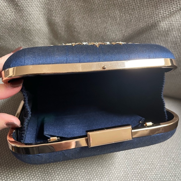 Embellished Clutch Handbag with optional chain - Picture 4 of 10